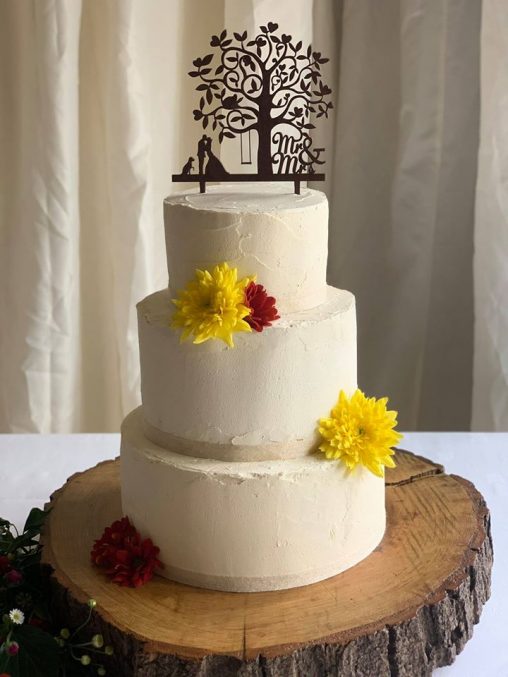 A rustic wedding cake